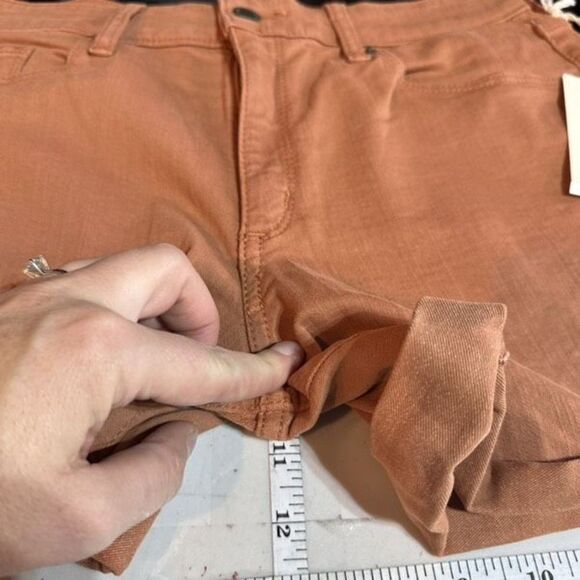 NWT Universal Thread Hi Rise Midi Smooth & Sculpts Shorts Size 6 4” burnt orange - Picture 8 of 10